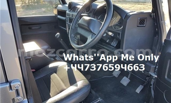 Buy Used Land Rover Defender Blue Car in Maputo in Maputo Buy Used Land Rover Defender Blue Car in Maputo in Maputo