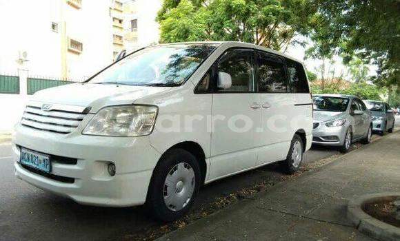 Tenga Tsaru Toyota Noah Chena Mota in Maputo in Maputo Tenga Tsaru Toyota Noah Chena Mota in Maputo in Maputo