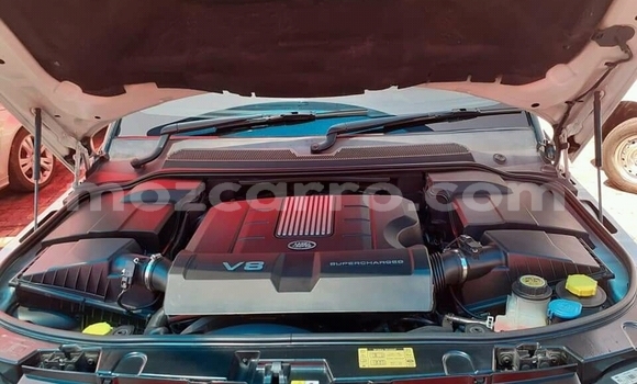 Tenga Tsaru Land Rover Range Rover Sirivha Mota in Achachinja in Tete Tenga Tsaru Land Rover Range Rover Sirivha Mota in Achachinja in Tete