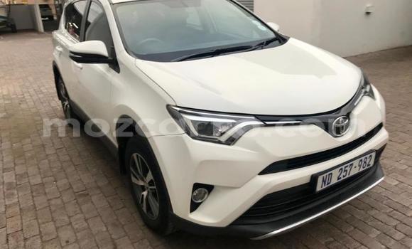 Comprar Usado Toyota RAV4 Branco Carro em Balama em Cabo Delgado Comprar Usado Toyota RAV4 Branco Carro em Balama em Cabo Delgado