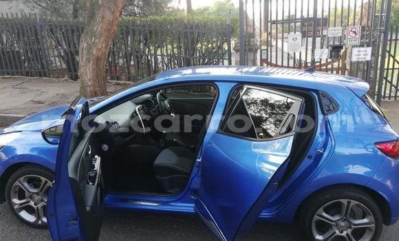 Comprar Usado Renault Clio RS Azul Carro em Balama em Cabo Delgado Comprar Usado Renault Clio RS Azul Carro em Balama em Cabo Delgado