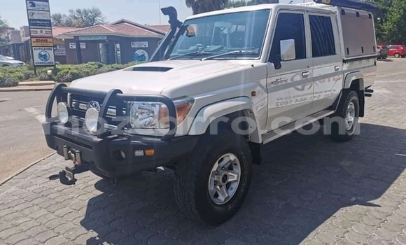 Tenga Tsaru Toyota Land Cruiser Chena Mota in Achachinja in Tete Tenga Tsaru Toyota Land Cruiser Chena Mota in Achachinja in Tete