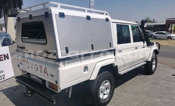Tenga Tsaru Toyota Land Cruiser Chena Mota in Achachinja in Tete Tenga Tsaru Toyota Land Cruiser Chena Mota in Achachinja in Tete