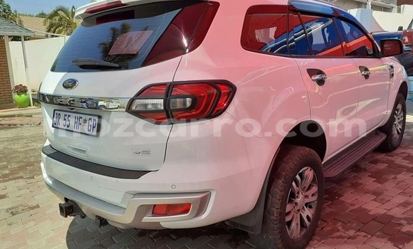 Tenga Tsaru Ford Everest Chena Mota in Achachinja in Tete Tenga Tsaru Ford Everest Chena Mota in Achachinja in Tete