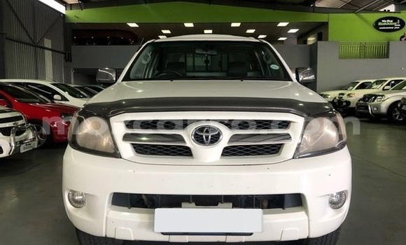 Buy Used Toyota Hilux White Car in Maputo in Maputo Buy Used Toyota Hilux White Car in Maputo in Maputo