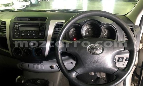Buy Used Toyota Hilux White Car in Maputo in Maputo Buy Used Toyota Hilux White Car in Maputo in Maputo