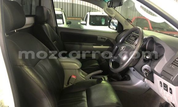Buy Used Toyota Hilux White Car in Maputo in Maputo Buy Used Toyota Hilux White Car in Maputo in Maputo