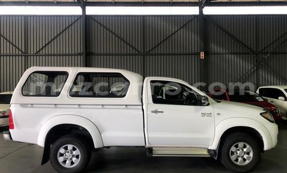 Buy Used Toyota Hilux White Car in Maputo in Maputo Buy Used Toyota Hilux White Car in Maputo in Maputo