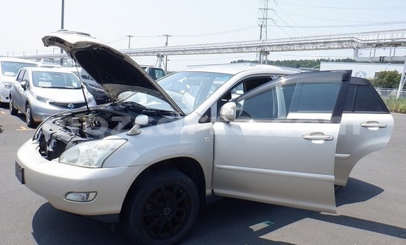 Comprar Usado Toyota Harrier Prata Carro em Maputo em Maputo Comprar Usado Toyota Harrier Prata Carro em Maputo em Maputo