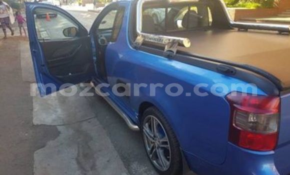 Comprar Usado Chevrolet Corsa Azul Carro em Balama em Cabo Delgado