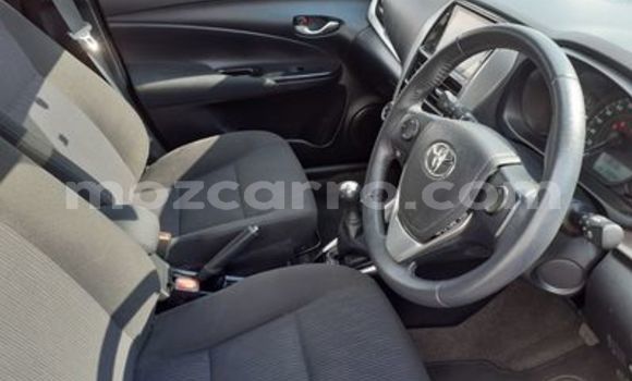Comprar Usado Toyota Yaris Prata Carro em Balama em Cabo Delgado Comprar Usado Toyota Yaris Prata Carro em Balama em Cabo Delgado