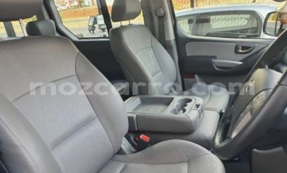 Buy Used Hyundai H1 White Car in Beira in Sofala Buy Used Hyundai H1 White Car in Beira in Sofala