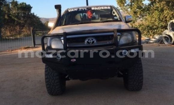 Nunua Ilio tumika Toyota Hilux Nyeusi Gari ndani ya Maputo nchini Maputo Nunua Ilio tumika Toyota Hilux Nyeusi Gari ndani ya Maputo nchini Maputo