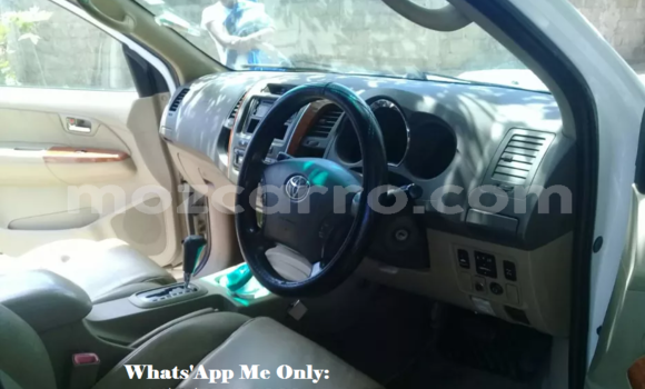 Nunua Ilio tumika Toyota Fortuner Nyekundu Gari ndani ya Maputo nchini Maputo Nunua Ilio tumika Toyota Fortuner Nyekundu Gari ndani ya Maputo nchini Maputo