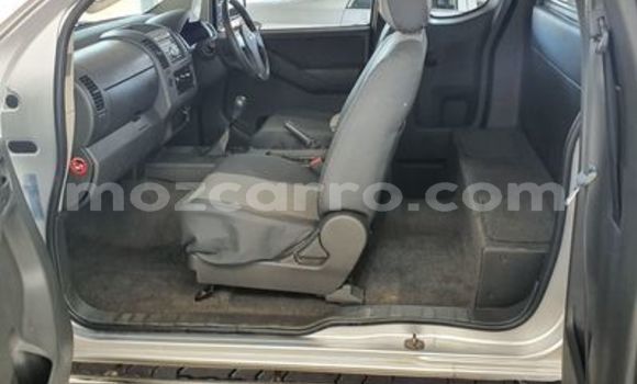 Comprar Usado Nissan Navara Prata Carro em Balama em Cabo Delgado Comprar Usado Nissan Navara Prata Carro em Balama em Cabo Delgado