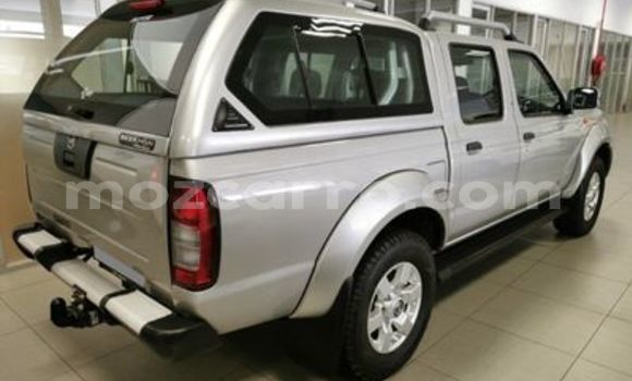 Buy Used Nissan NP 300 Silver Car in Nampula in Nampula Buy Used Nissan NP 300 Silver Car in Nampula in Nampula