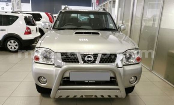 Buy Used Nissan NP 300 Silver Car in Nampula in Nampula Buy Used Nissan NP 300 Silver Car in Nampula in Nampula