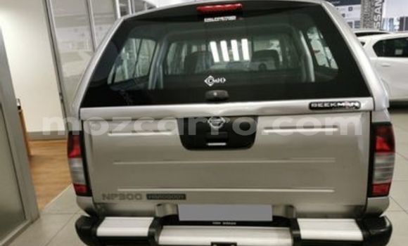 Buy Used Nissan NP 300 Silver Car in Nampula in Nampula Buy Used Nissan NP 300 Silver Car in Nampula in Nampula