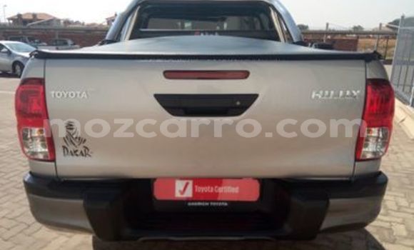 Buy Used Toyota Hilux Silver Car in Chimoio in Manica Buy Used Toyota Hilux Silver Car in Chimoio in Manica