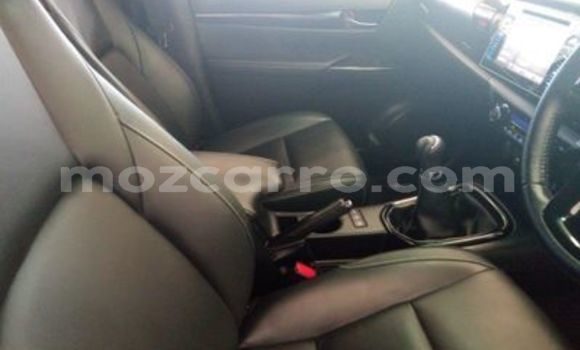 Buy Used Toyota Hilux Silver Car in Chimoio in Manica Buy Used Toyota Hilux Silver Car in Chimoio in Manica