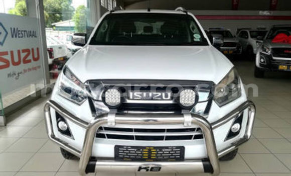 Buy Used Isuzu KB White Car in Beira in Sofala Buy Used Isuzu KB White Car in Beira in Sofala