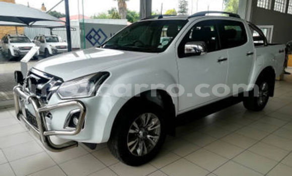 Buy Used Isuzu KB White Car in Beira in Sofala Buy Used Isuzu KB White Car in Beira in Sofala