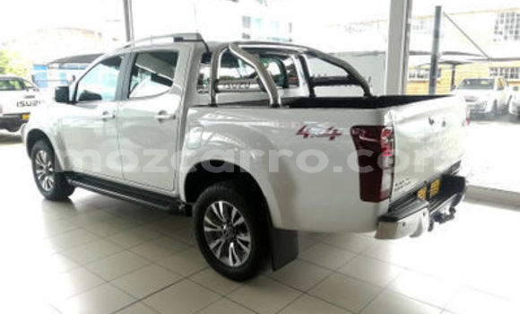 Buy Used Isuzu KB White Car in Beira in Sofala Buy Used Isuzu KB White Car in Beira in Sofala