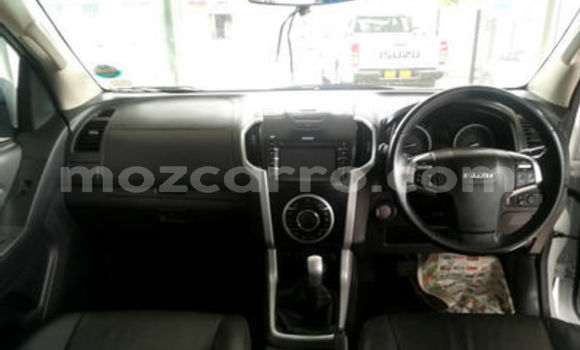 Buy Used Isuzu KB White Car in Beira in Sofala Buy Used Isuzu KB White Car in Beira in Sofala