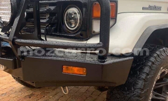 Tenga Tsaru Toyota Land Cruiser Chena Mota in Achachinja in Tete Tenga Tsaru Toyota Land Cruiser Chena Mota in Achachinja in Tete