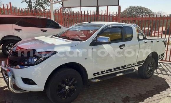 Tenga Tsaru Mazda BT-50 Chena Mota in Achachinja in Tete Tenga Tsaru Mazda BT-50 Chena Mota in Achachinja in Tete