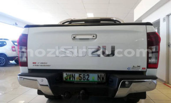 Buy Used Isuzu KB White Car in Beira in Sofala Buy Used Isuzu KB White Car in Beira in Sofala
