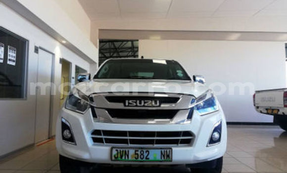 Buy Used Isuzu KB White Car in Beira in Sofala Buy Used Isuzu KB White Car in Beira in Sofala