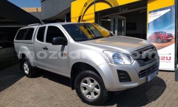 Buy Used Isuzu D-MAX Silver Car in Beira in Sofala Buy Used Isuzu D-MAX Silver Car in Beira in Sofala