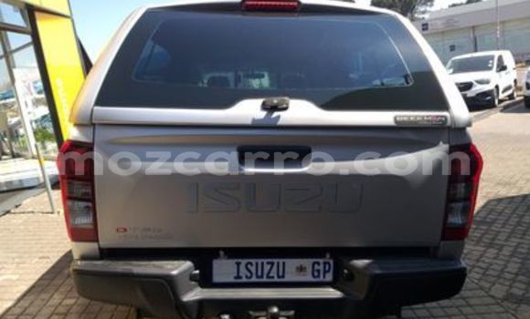 Buy Used Isuzu D-MAX Silver Car in Beira in Sofala Buy Used Isuzu D-MAX Silver Car in Beira in Sofala