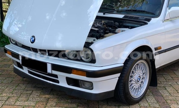 Nunua Ilio tumika BMW 3-Series Nyeupe Gari ndani ya Maputo nchini Maputo Nunua Ilio tumika BMW 3-Series Nyeupe Gari ndani ya Maputo nchini Maputo