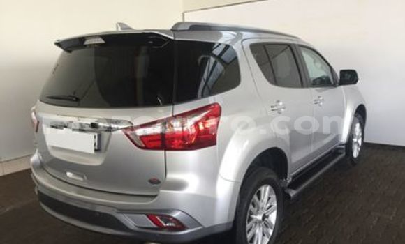 Buy Used Isuzu MU-X Silver Car in Beira in Sofala Buy Used Isuzu MU-X Silver Car in Beira in Sofala