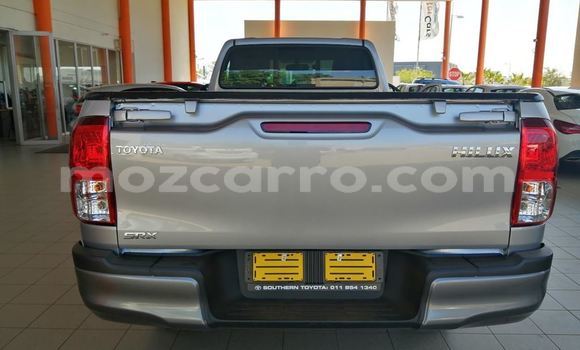 Comprar Usado Toyota Hilux Prata Carro em Gilé em Zambezia Comprar Usado Toyota Hilux Prata Carro em Gilé em Zambezia
