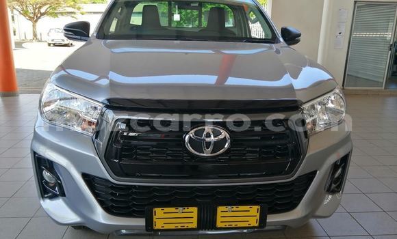 Comprar Usado Toyota Hilux Prata Carro em Gilé em Zambezia Comprar Usado Toyota Hilux Prata Carro em Gilé em Zambezia
