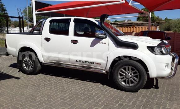 Comprar Usado Toyota Hilux Branco Carro em Gilé em Zambezia Comprar Usado Toyota Hilux Branco Carro em Gilé em Zambezia