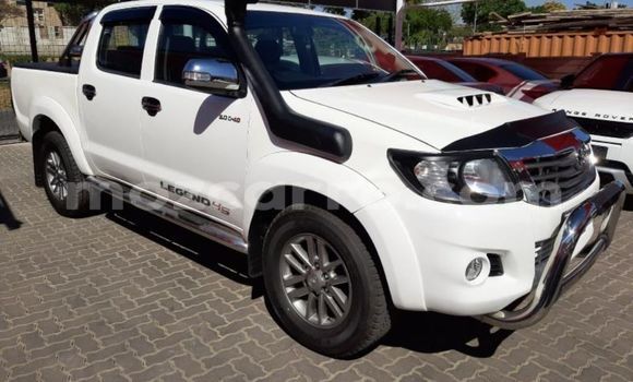 Comprar Usado Toyota Hilux Branco Carro em Gilé em Zambezia Comprar Usado Toyota Hilux Branco Carro em Gilé em Zambezia