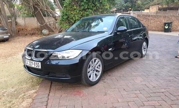 Comprar Usado BMW 3200 Preto Carro em Chimoio em Manica