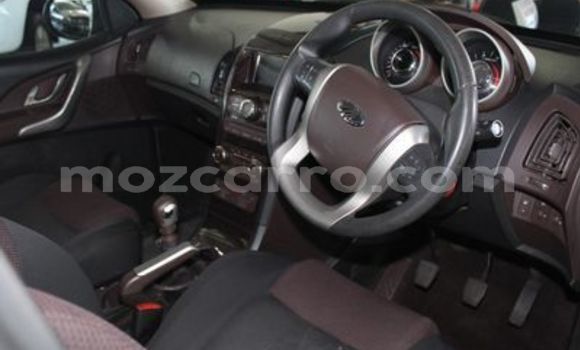 Buy Used Mahindra Xylo White Car in Chimoio in Manica Buy Used Mahindra Xylo White Car in Chimoio in Manica