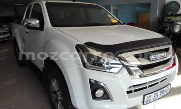 Buy Used Isuzu KB White Car in Chimoio in Manica Buy Used Isuzu KB White Car in Chimoio in Manica