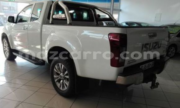 Buy Used Isuzu KB White Car in Chimoio in Manica Buy Used Isuzu KB White Car in Chimoio in Manica