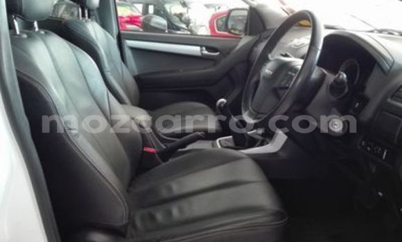 Buy Used Isuzu KB White Car in Chimoio in Manica Buy Used Isuzu KB White Car in Chimoio in Manica