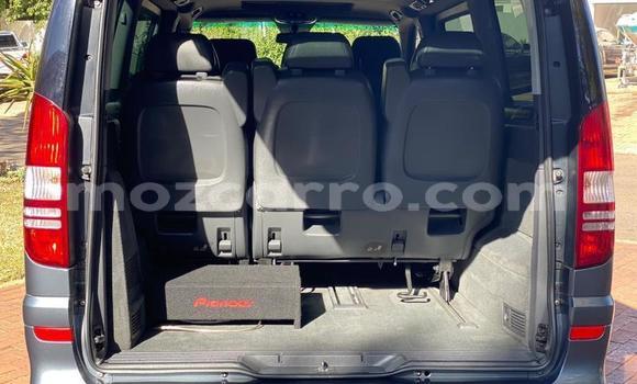 Tenga Tsaru Mercedes‒Benz Viano Sirivha Mota in Zumbo in Tete Tenga Tsaru Mercedes‒Benz Viano Sirivha Mota in Zumbo in Tete