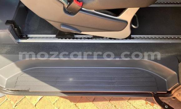 Tenga Tsaru Mercedes‒Benz Viano Sirivha Mota in Zumbo in Tete Tenga Tsaru Mercedes‒Benz Viano Sirivha Mota in Zumbo in Tete