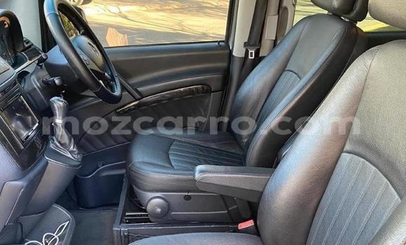 Tenga Tsaru Mercedes‒Benz Viano Sirivha Mota in Zumbo in Tete Tenga Tsaru Mercedes‒Benz Viano Sirivha Mota in Zumbo in Tete