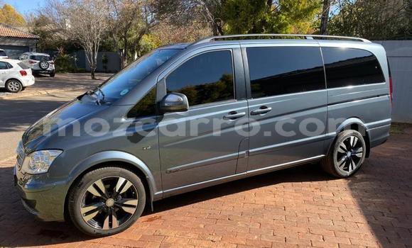 Tenga Tsaru Mercedes‒Benz Viano Sirivha Mota in Zumbo in Tete Tenga Tsaru Mercedes‒Benz Viano Sirivha Mota in Zumbo in Tete