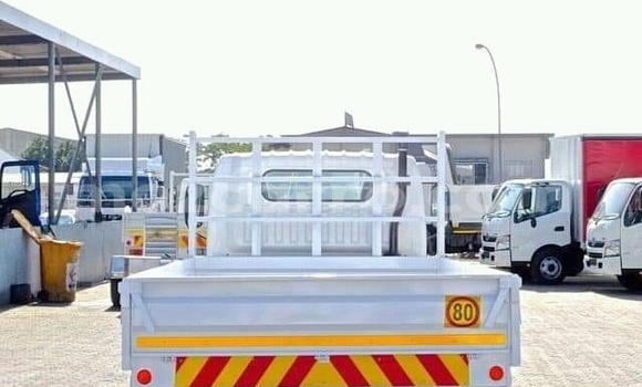 Tenga Tsaru Nissan UD Chena Rori in Achachinja in Tete Tenga Tsaru Nissan UD Chena Rori in Achachinja in Tete